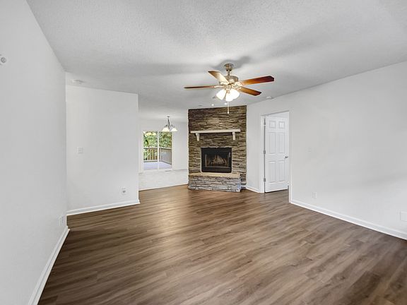 3rd image of 957 Merritt Lewis Ln