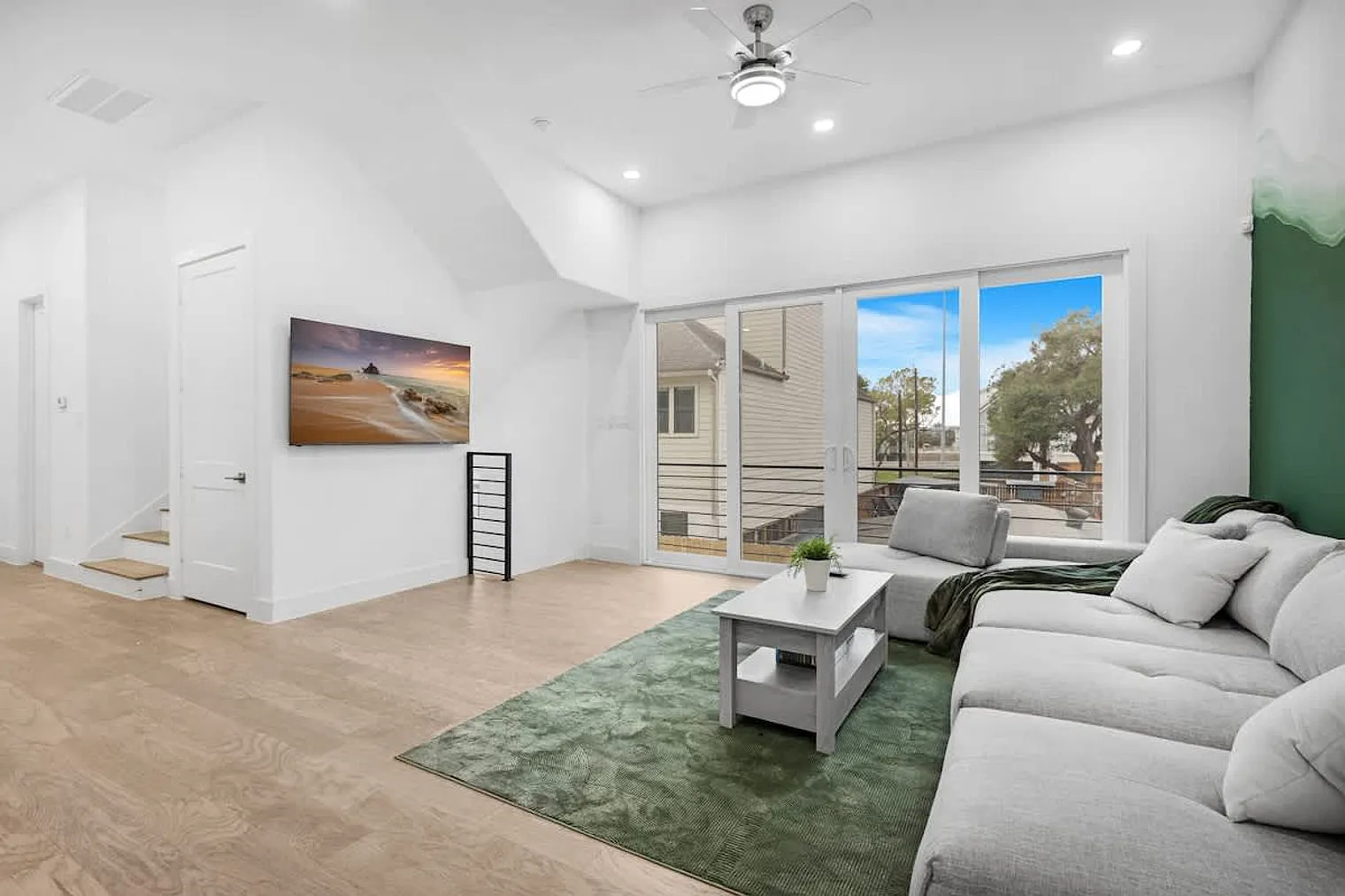3 bed, 3.0 bath, 2497 sqft, $5,043 — Photo 3