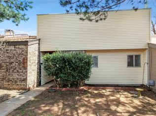 1916 Three Stars Rd, Edmond, OK 73034