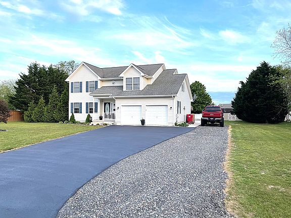 4th image of 28 John Andrews Dr