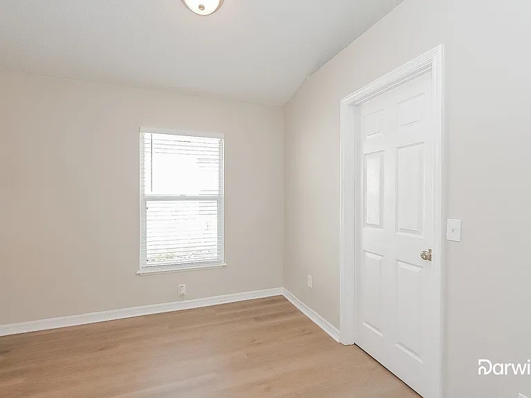 916 Stallion Way — Photo 13