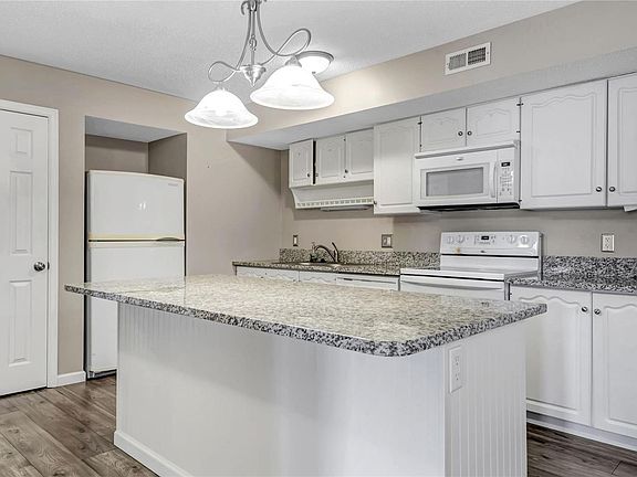 5th image of 15017 Baxter Village Dr APT A