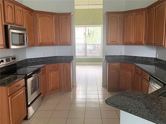 4th image of 2661 Lookout Ln