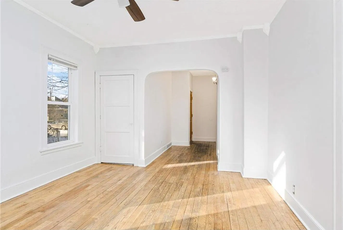 32 Douglas St — Photo 3