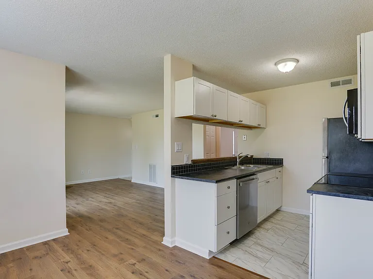 5684 Landfall Dr #5684 — Photo 7