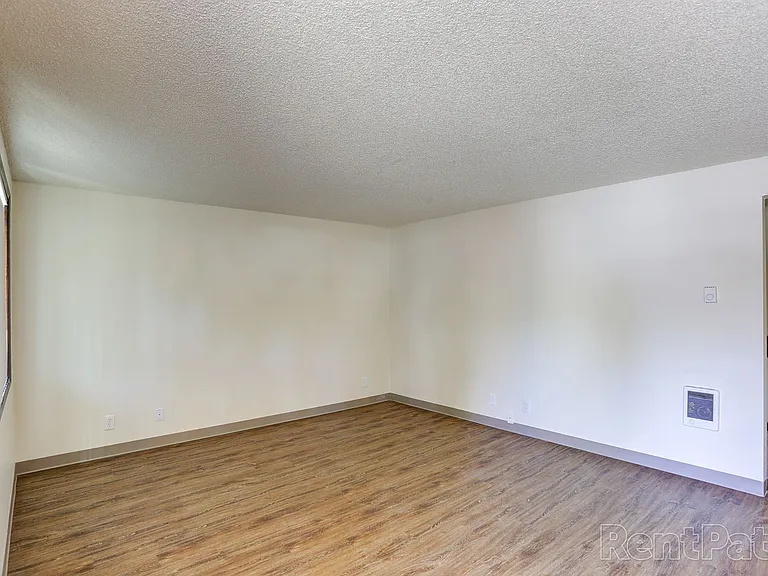 Arrowsmith Apartments — Photo 4