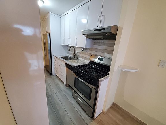 4th image of 601 Surf Ave APT 22D