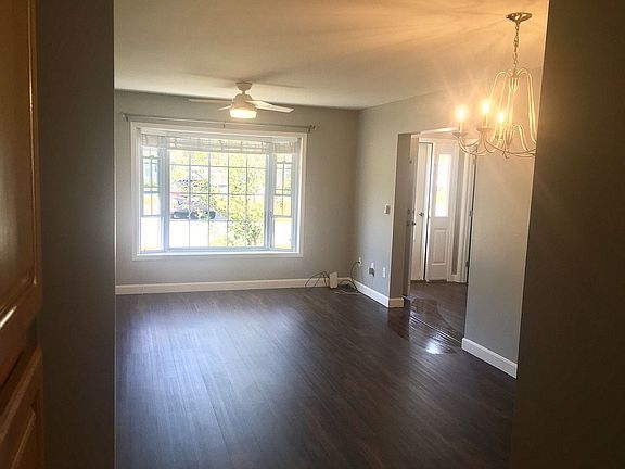 Living / Dining toward front