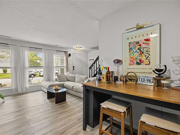 5th image of 3636 Chimney Creek Dr