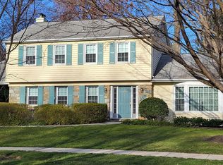 505 Goldsborough Dr, Rockville, MD 20850