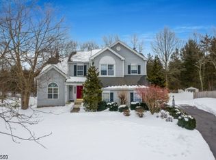 21 Gleim Rd, Whitehouse Station, NJ 08889