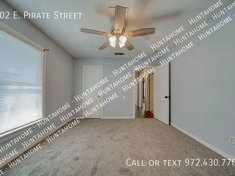 102 E Pirate St — Photo 17