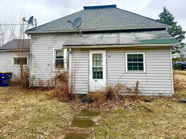 102 W Harrison St, Converse, IN 46919