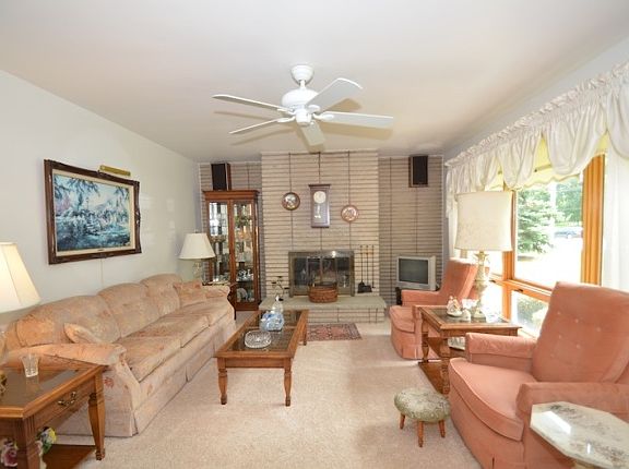 3rd image of 3406 W Edgerton Ave