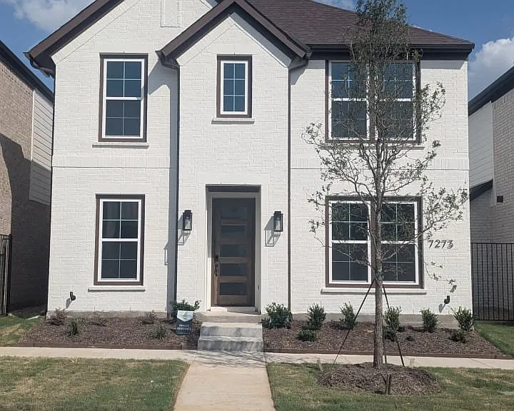 7273 Farley St — Photo 1