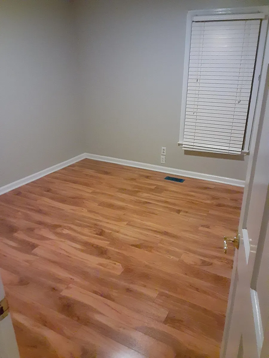 Building Photo - 2106 Ravenwood Dr