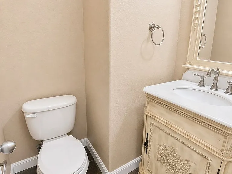 708 San Antonio Trl — Photo 23