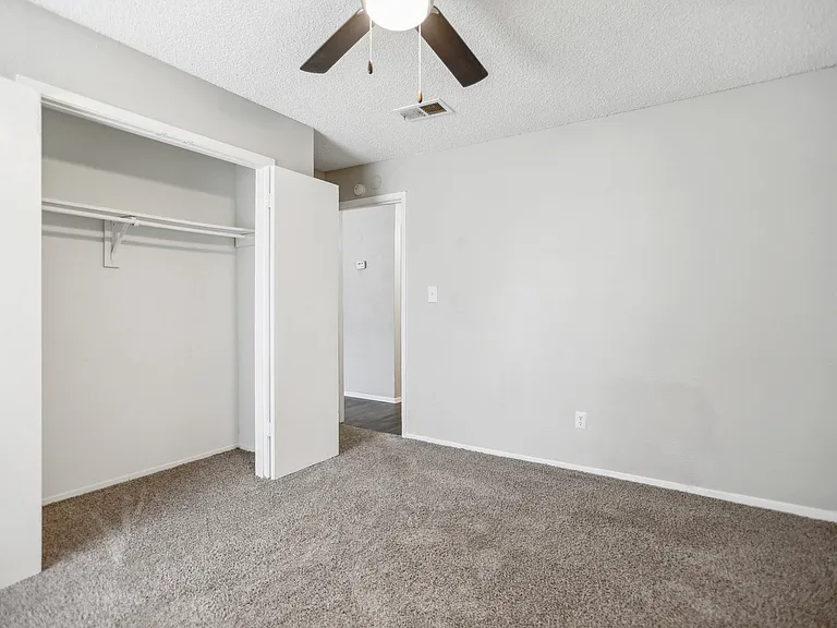 Lawson — Photo 32