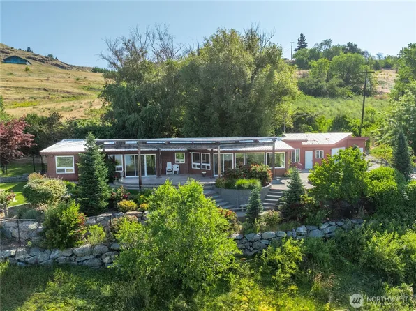 700 E. Wapato Lake Rd., Manson, WA 98831