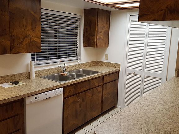 2nd image of 240 Windward Psge APT 104