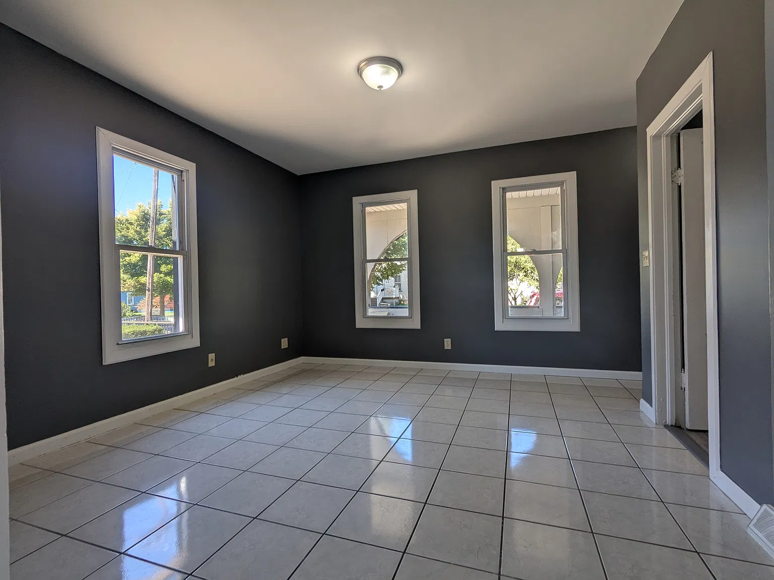 817 Front St — Photo 3