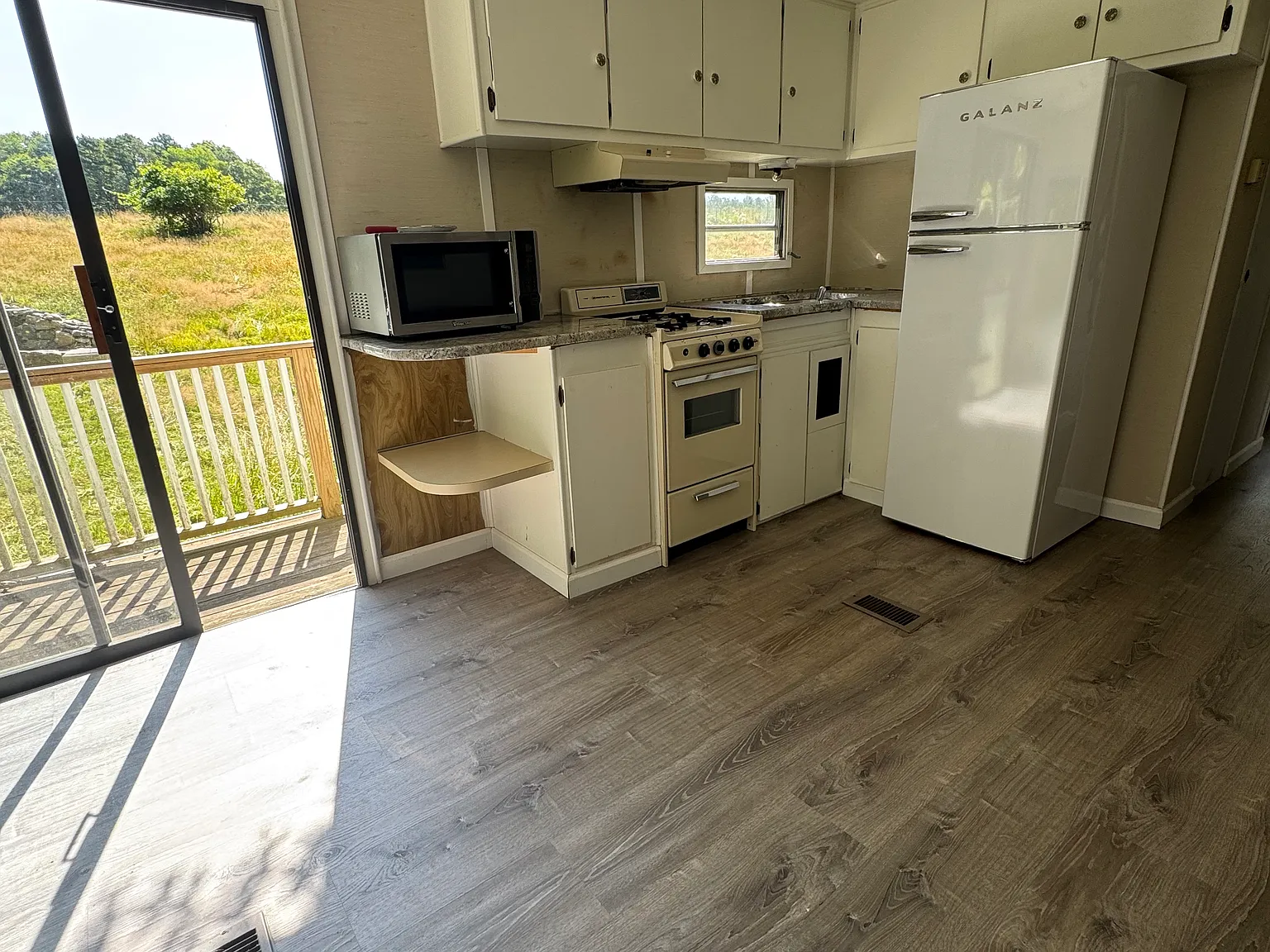 1 bed, 700 sqft, $1,400 — Photo 3