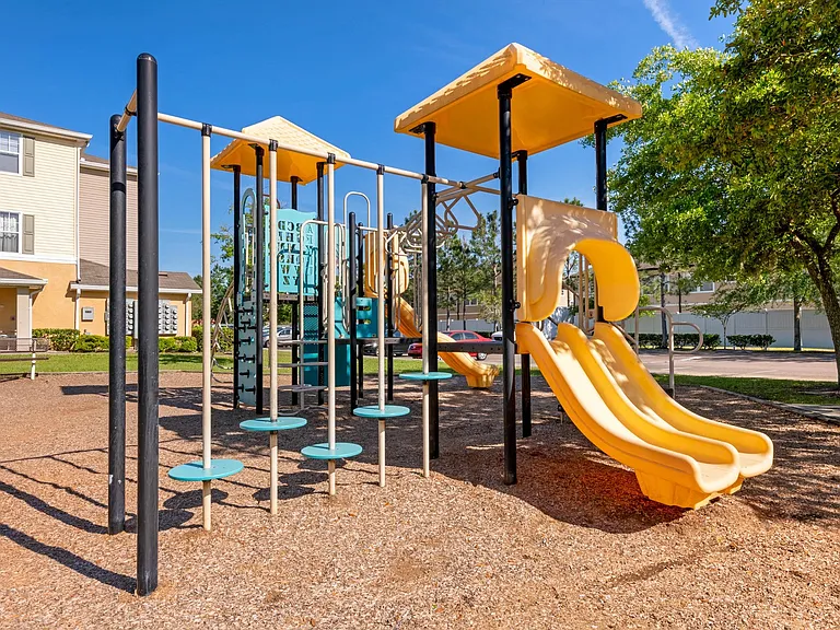 Ryan Oaks Apartments — Photo 6