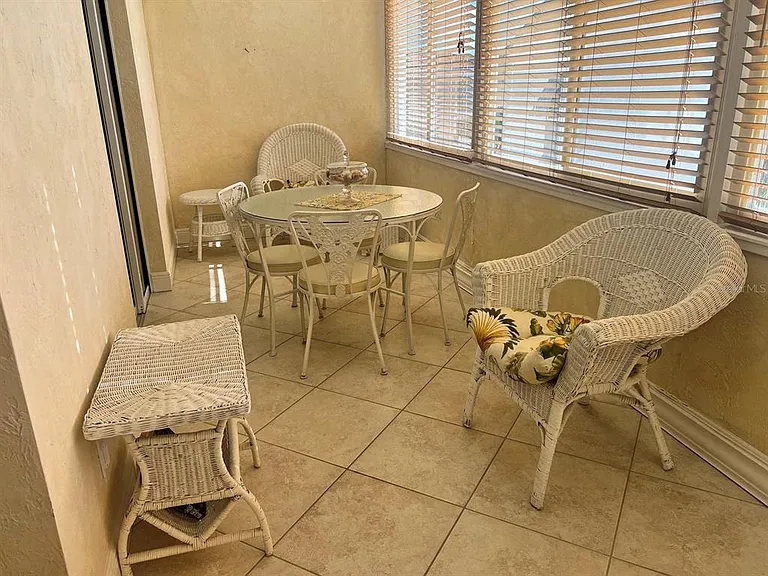 1125 W Peppertree Dr #202 — Photo 14