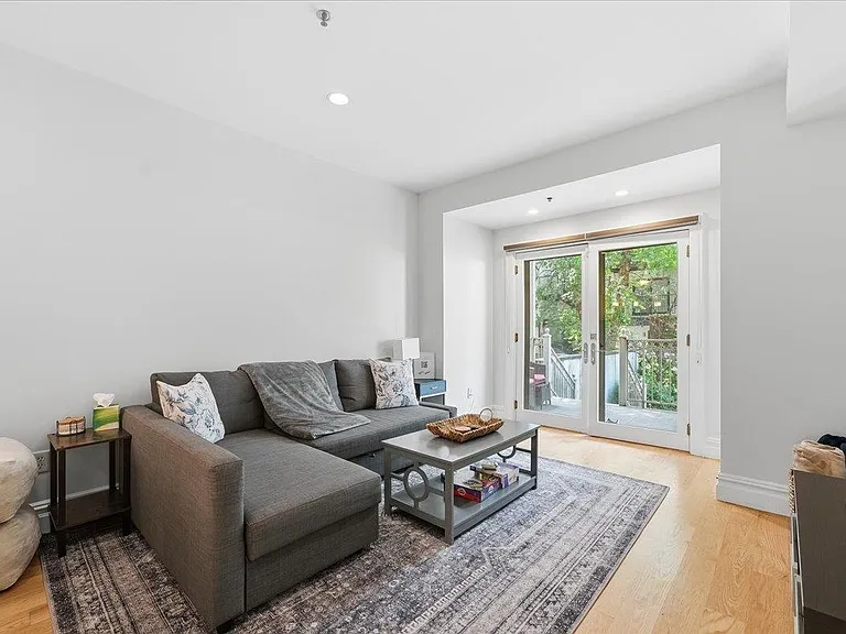 610 Madison St #1 — Photo 15