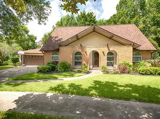 248 Palm Aire Dr, Friendswood, TX 77546
