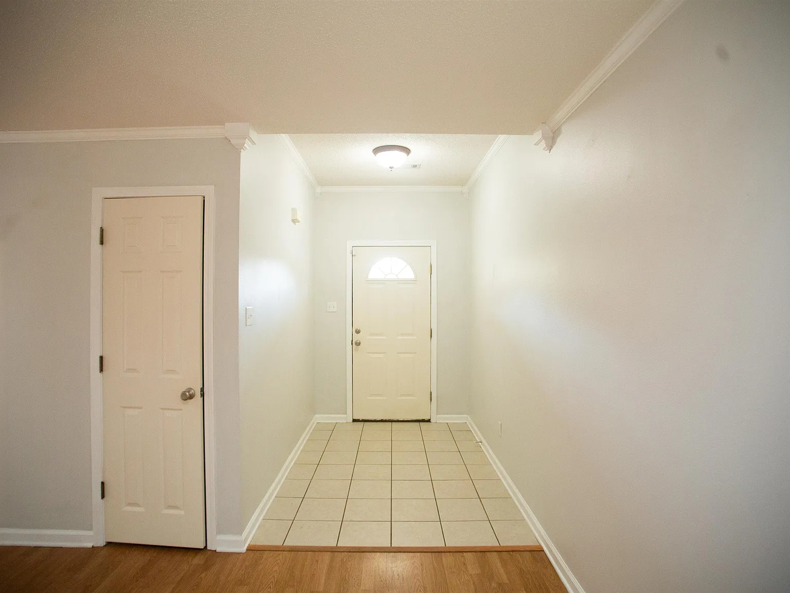 3 bed, 2.0 bath, 1200 sqft, $1,325 — Photo 3