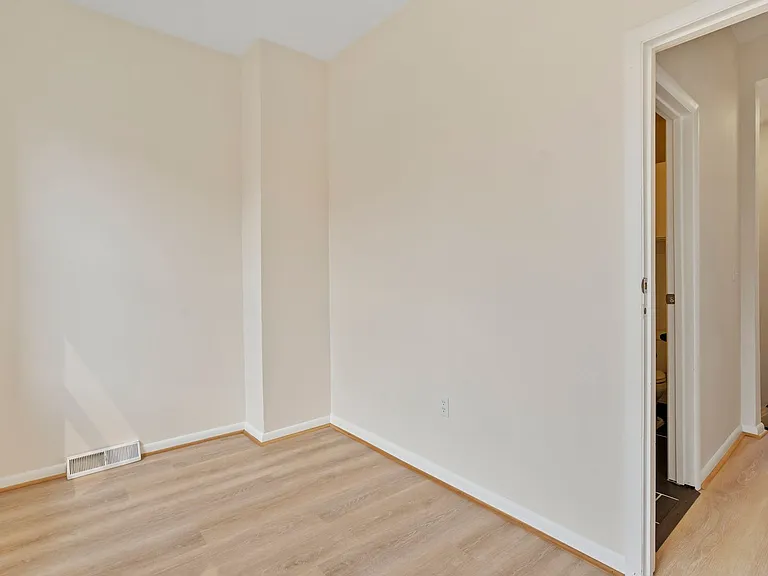 321 Taylor St — Photo 16