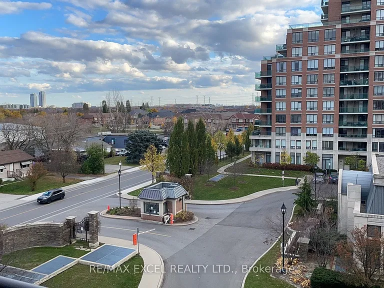 350 Red Maple Rd #508 — Photo 13