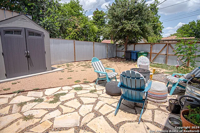 311 Alamosa Ave — Photo 15
