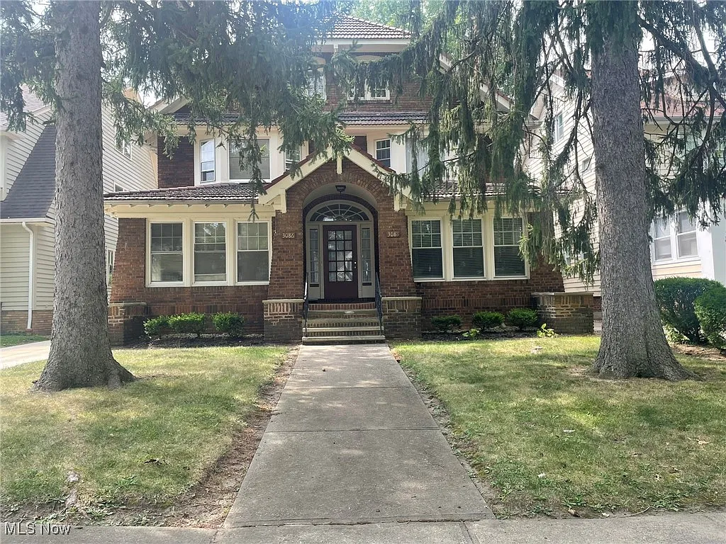 3084 E Derbyshire Rd photo 1