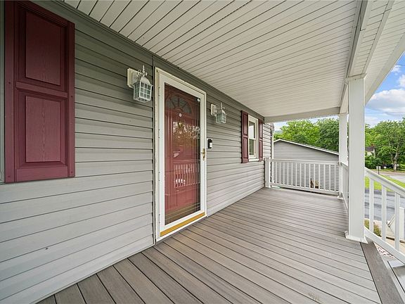 5th image of 165 N Valley St