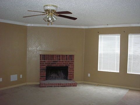 4th image of 1225 Highview Dr