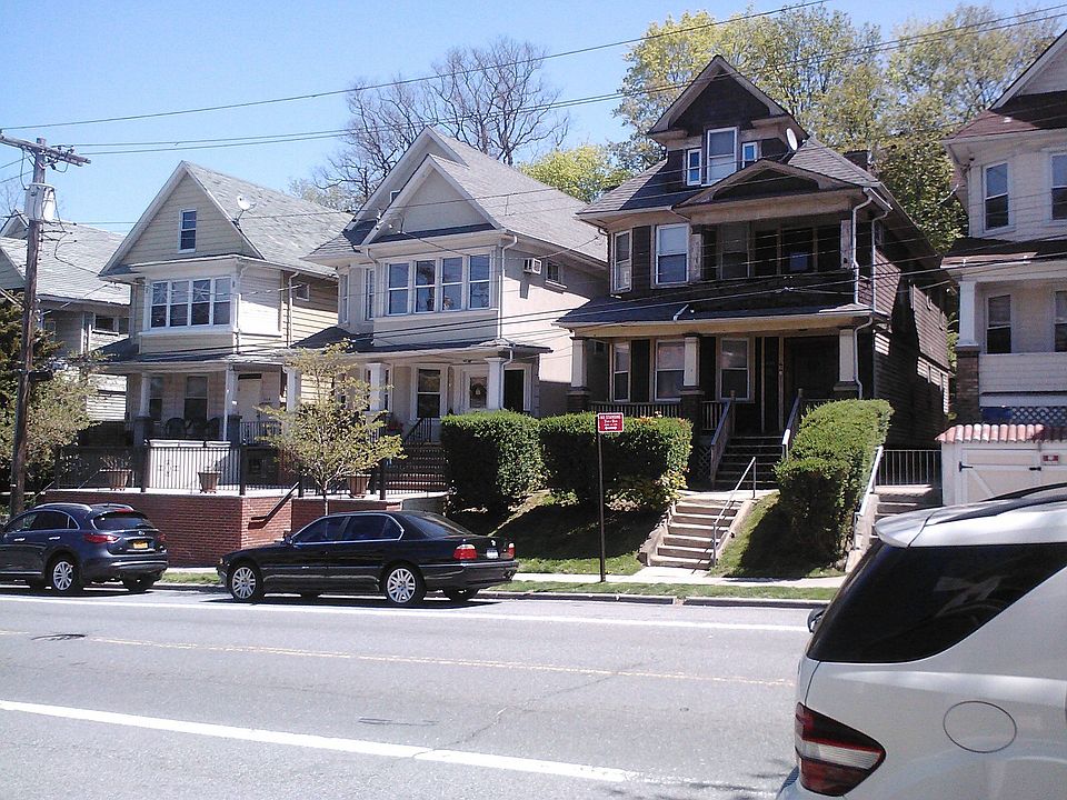 1st image of 366 Victory Blvd