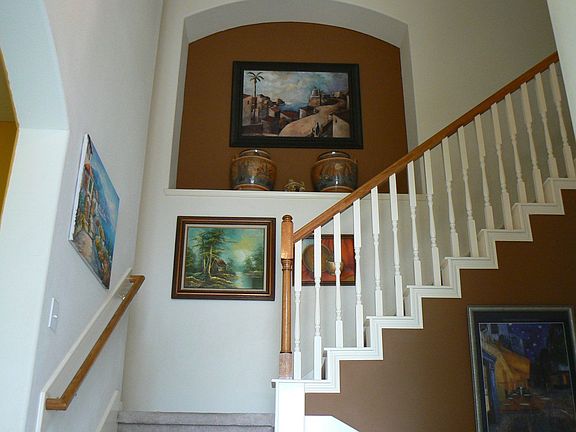 Notice the art niche