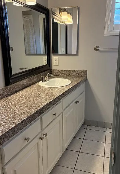 5760 Harrison St — Photo 16