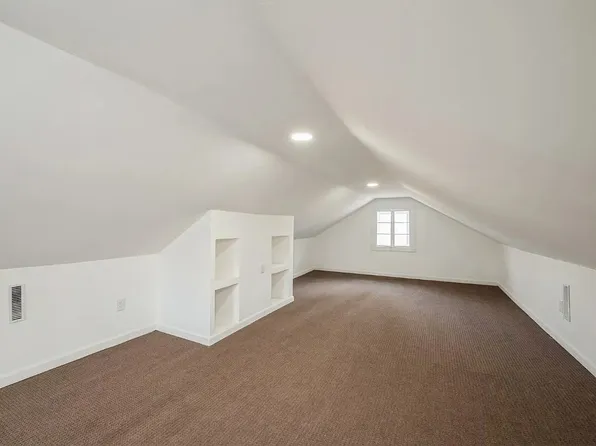 (undisclosed Address), Cedar Rapids, IA 52404