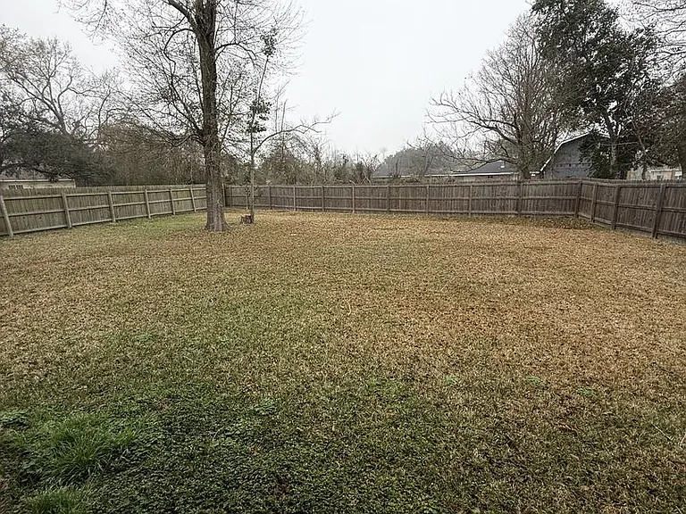 205 Oakwood Dr — Photo 11