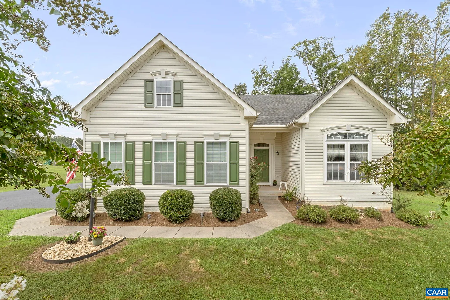 179 Justin Dr photo 1