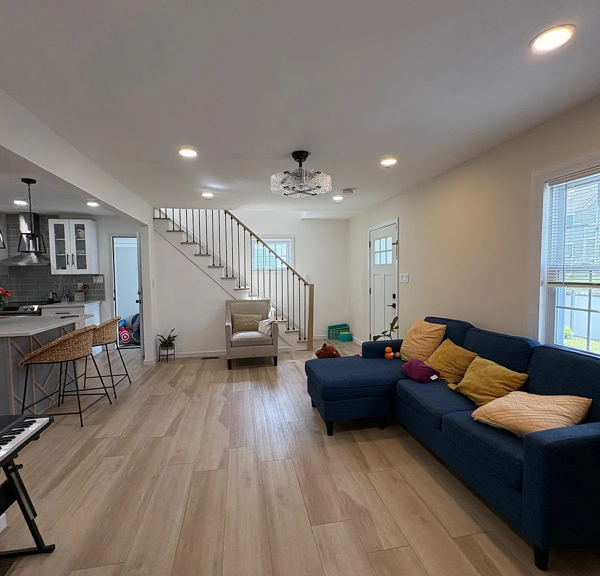 4 bed, 3.0 bath, 1248 sqft, $4,500 — Photo 4