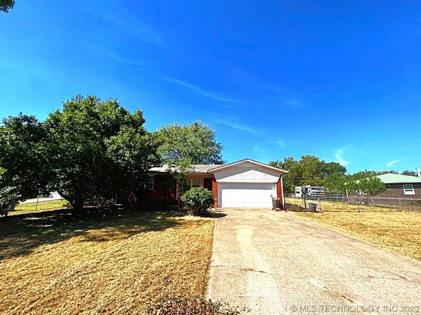 19097 E Rogers Dr, Tahlequah, OK 74464