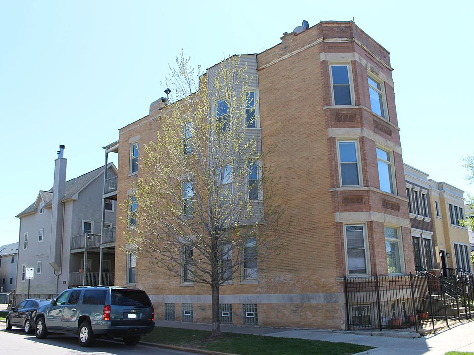 1st image of 1657 N Maplewood Ave #Ch2