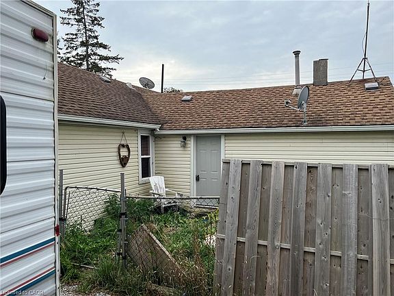 5th image of 3031 Rainham Rd