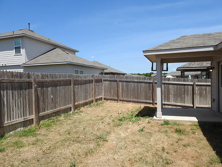 621 Callahan Ln — Photo 23