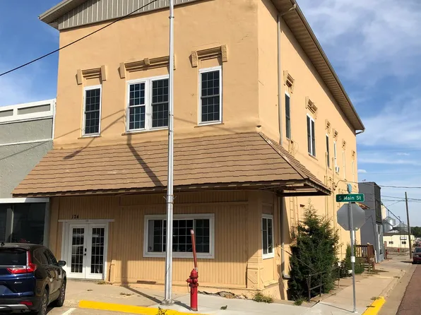 124 S Main St, Canton, SD 57013