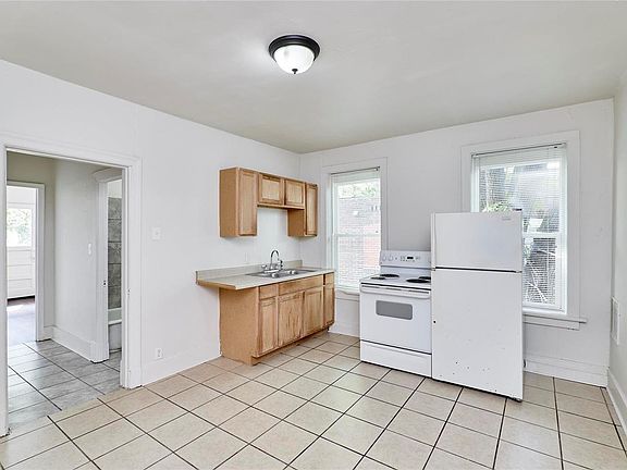 3rd image of 3530 Oregon Ave